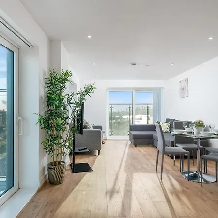 Skyvillion: Riverside Apartments with City Views London Exterior photo