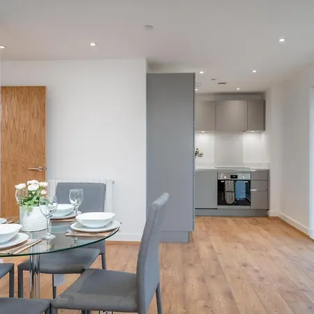 Skyvillion: Riverside Apartments with City Views London Exterior photo